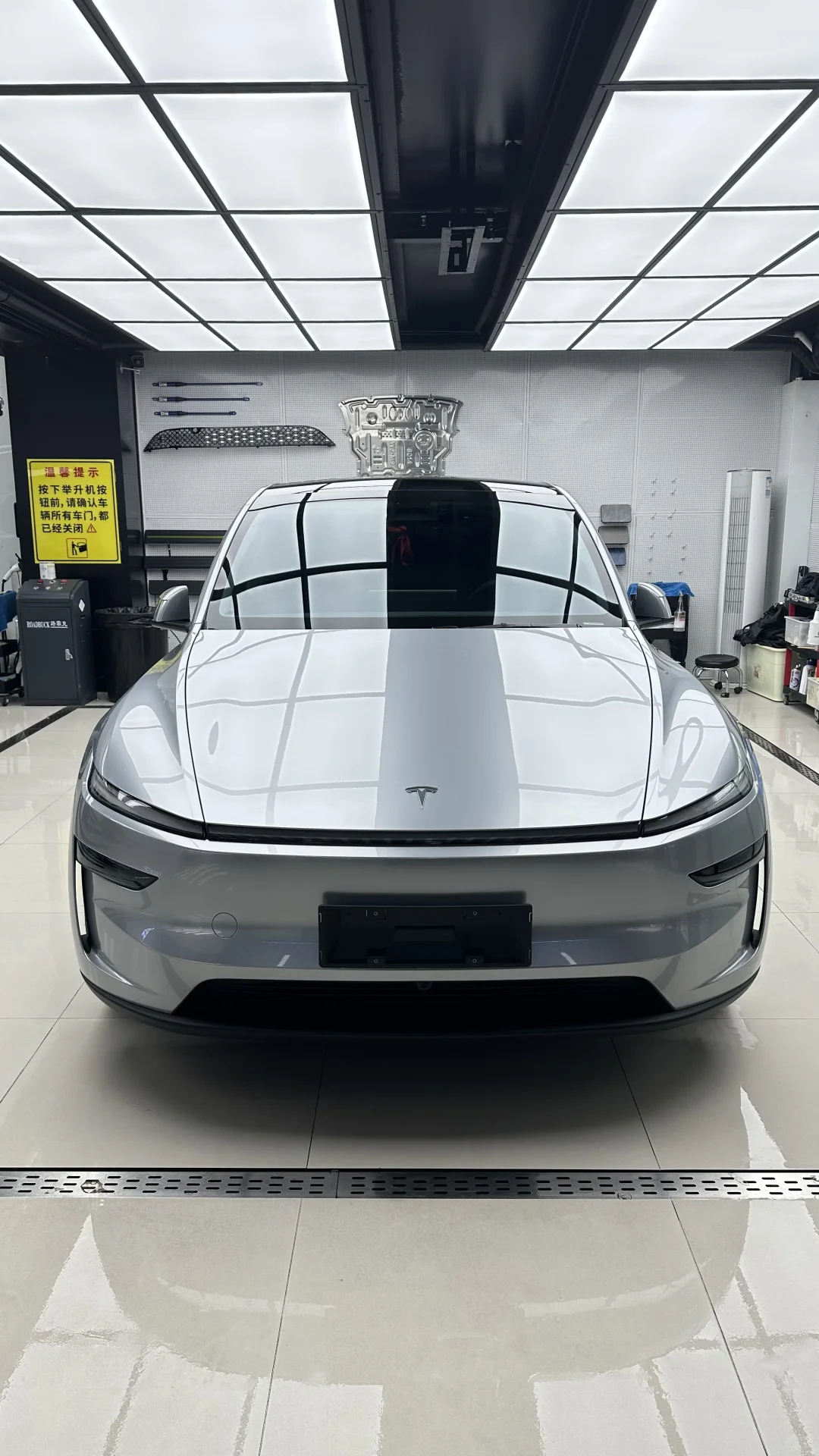 ELOV PPF-CP006 Metallic GT Silver color PPF application on car - image 2