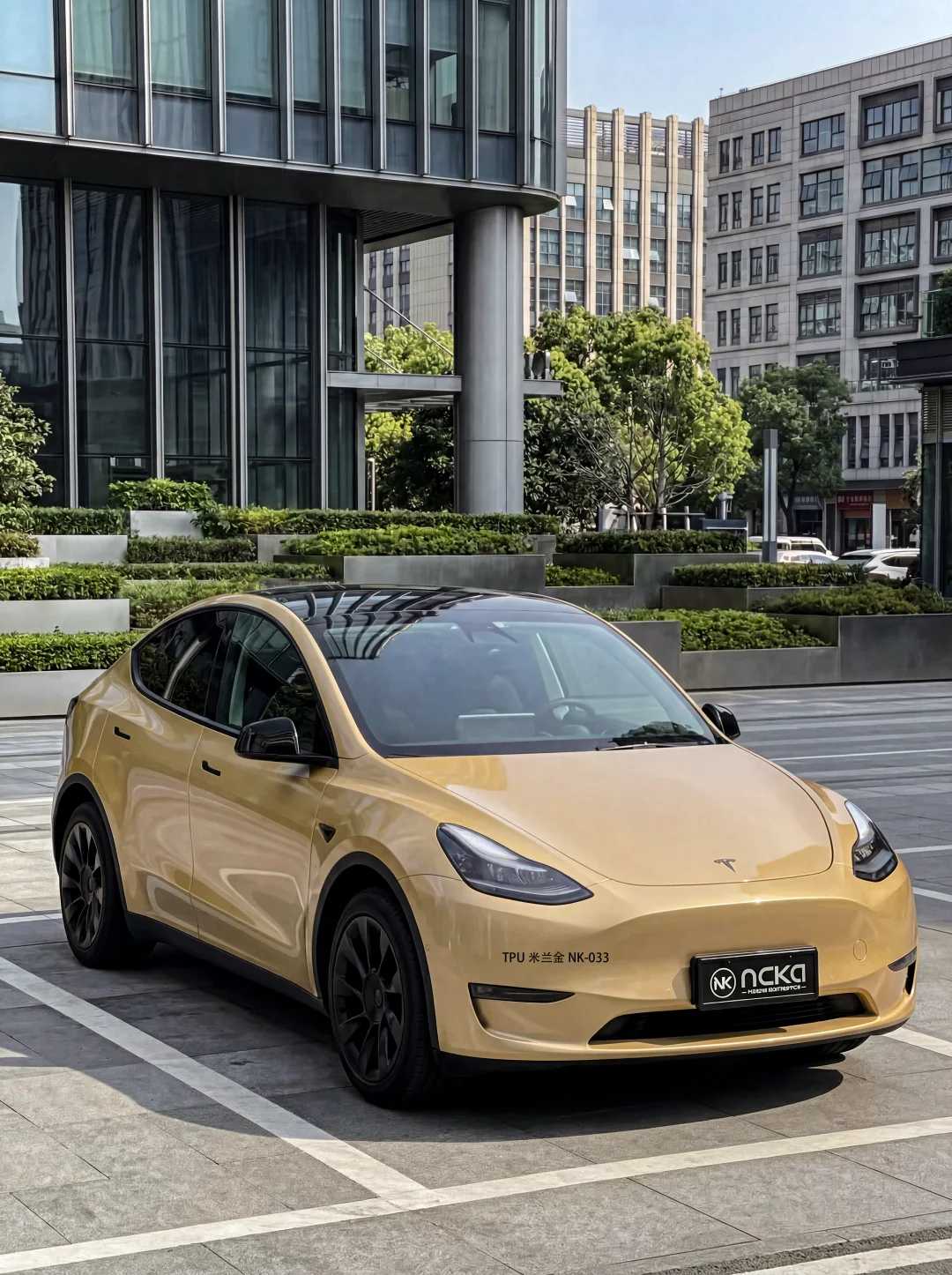 ELOV PPF-CP007 BMW Milan Gold color PPF application on car - image 2