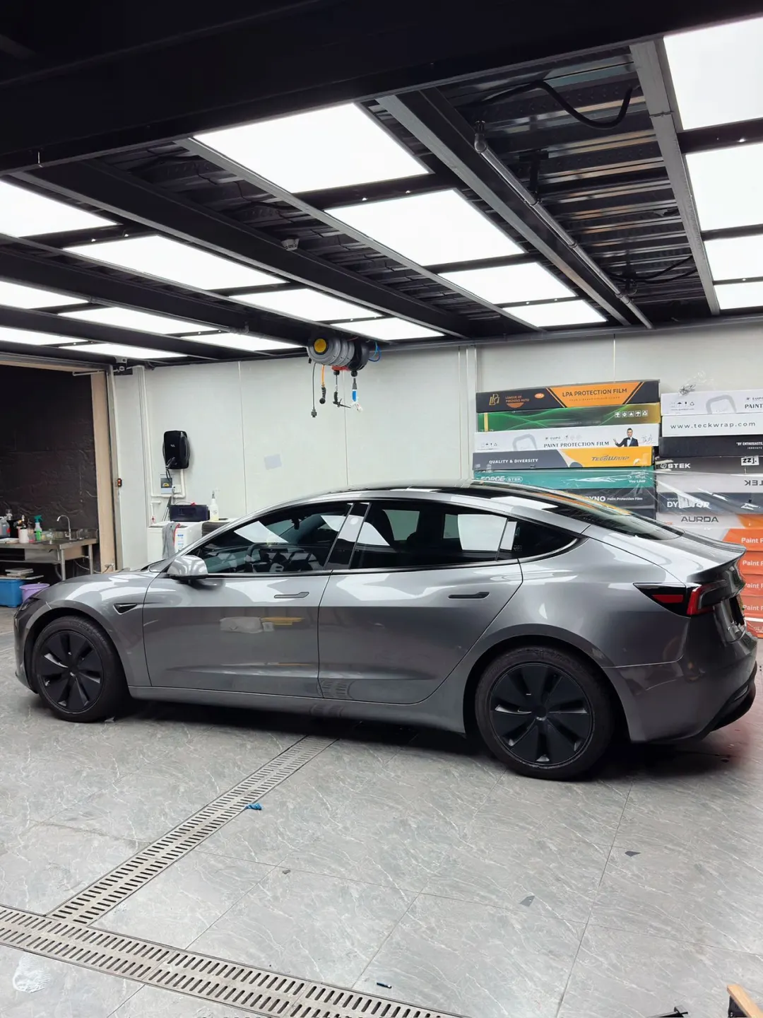 ELOV PPF-CP062 Metal Mountain Grey color PPF application on car - image 2