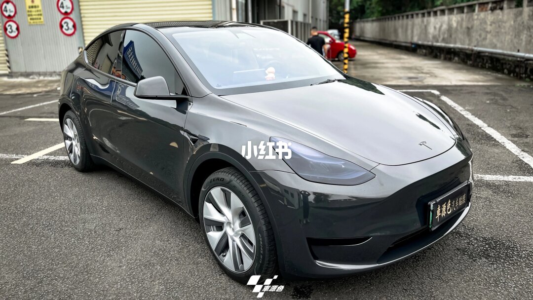 ELOV PPF-CP125 Bright Black color PPF application on car - image 2