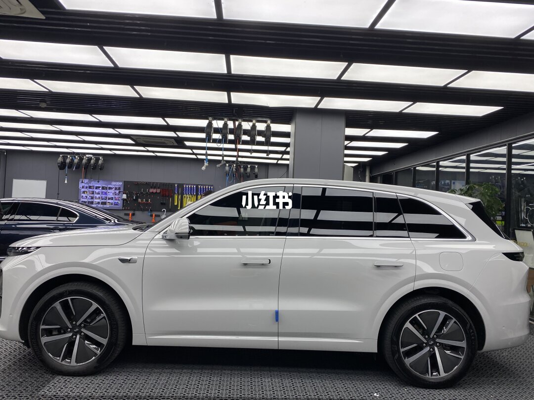 ELOV PPF-CP134 Volcanic Gray color PPF application on car - image 2