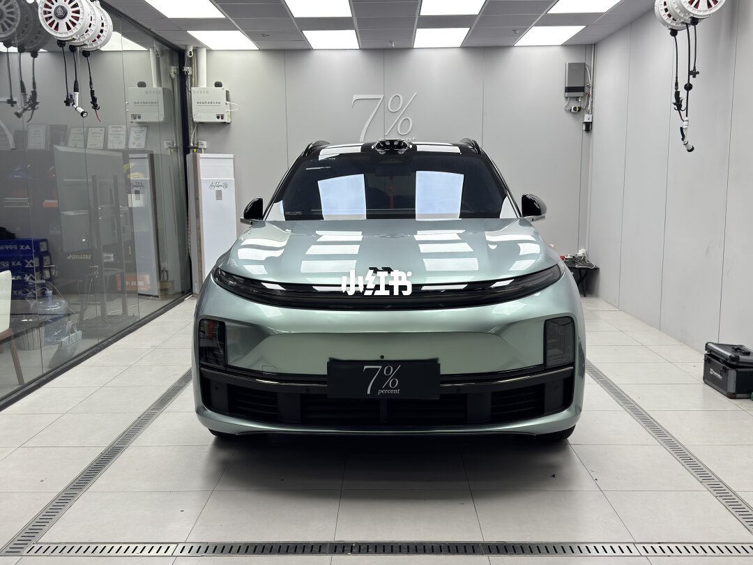 ELOV PPF-CP209 Hadrin Green color PPF application on car - image 2