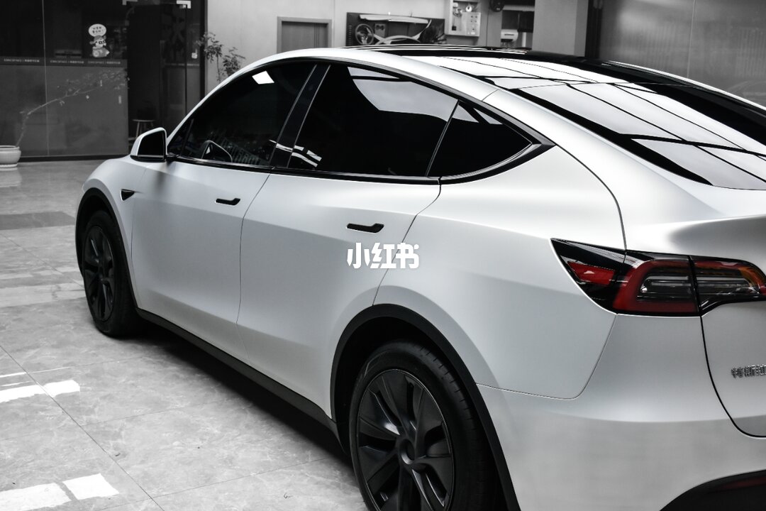 ELOV PPF-CP266 Satin Aluminum Mercury color PPF application on car - image 3